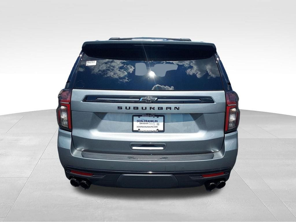 Used 2023 Gray Chevrolet Z71 image 4