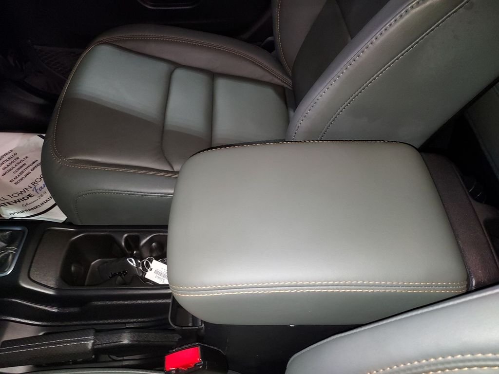 Used 2025 Black Jeep Mojave image 27