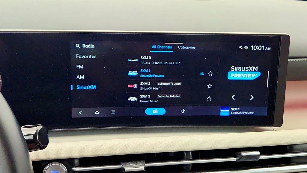 Used 2025 Phantom Black Hyundai SEL Convenience AWD image 19