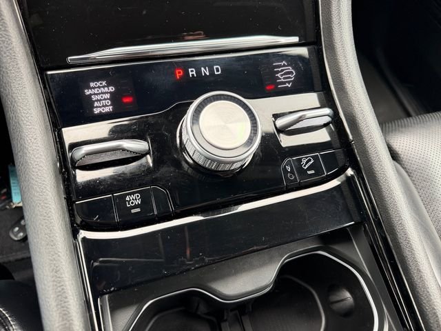 Used 2022 White Jeep Overland 4xe image 25