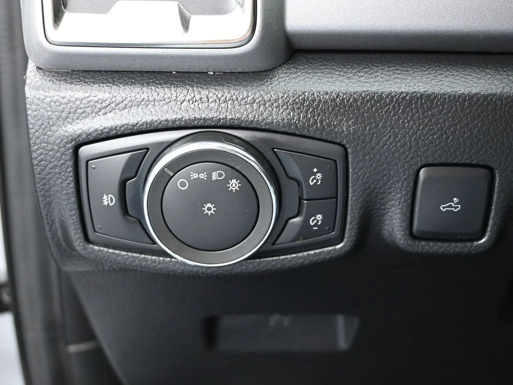 Used 2022 Silver Ford XLT image 12