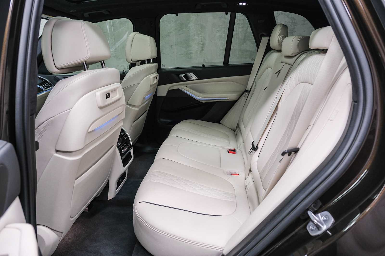 Used 2022 Sparkling Brown Metallic BMW xDrive45e image 23