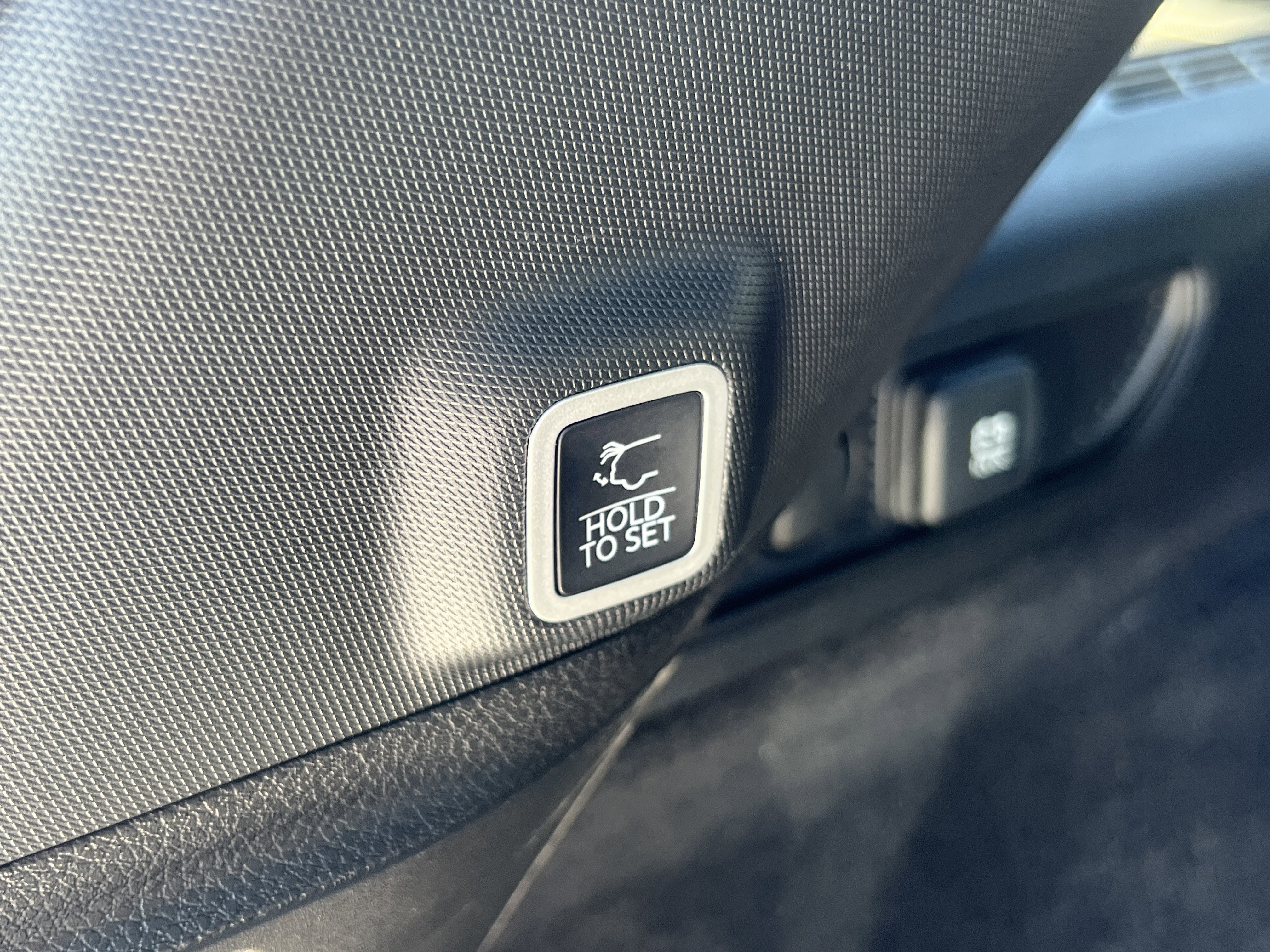 Used 2024 Silver Zynith Jeep Overland image 24