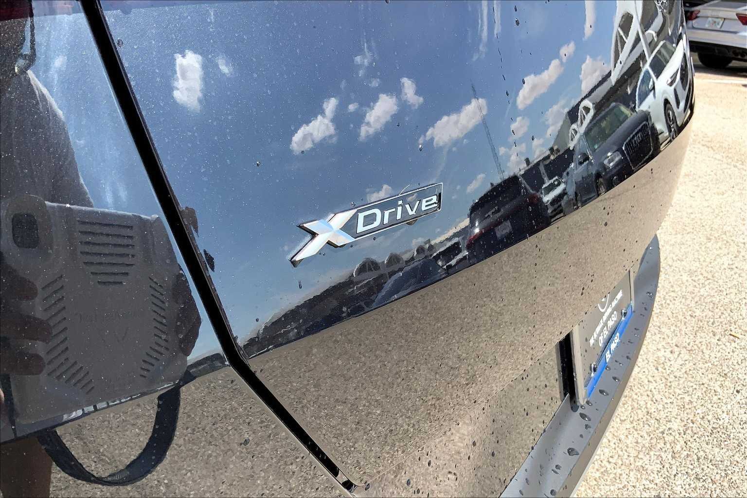 New 2025 Black Sapphire Metallic BMW 30 xDrive image 15