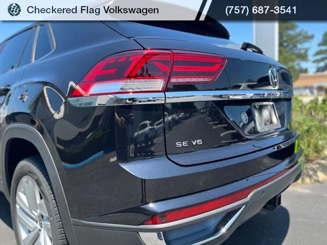 Used 2022 Deep Black Volkswagen 3.6L V6 SE w/Technology image 9