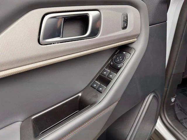 New 2026 Space White Metallic Ford Active image 11