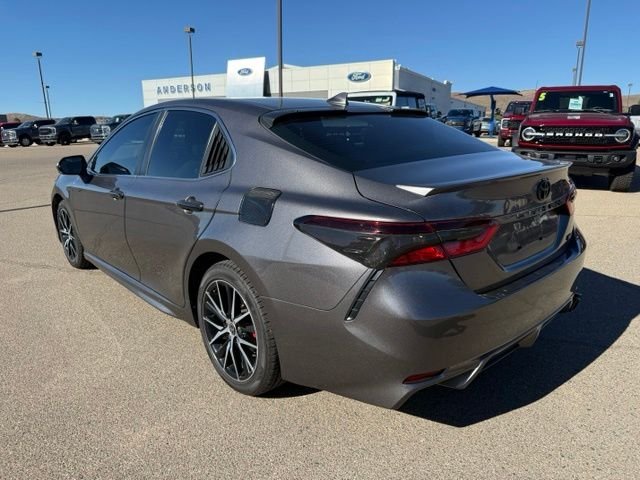 2022 Toyota Camry SE - Photo 9