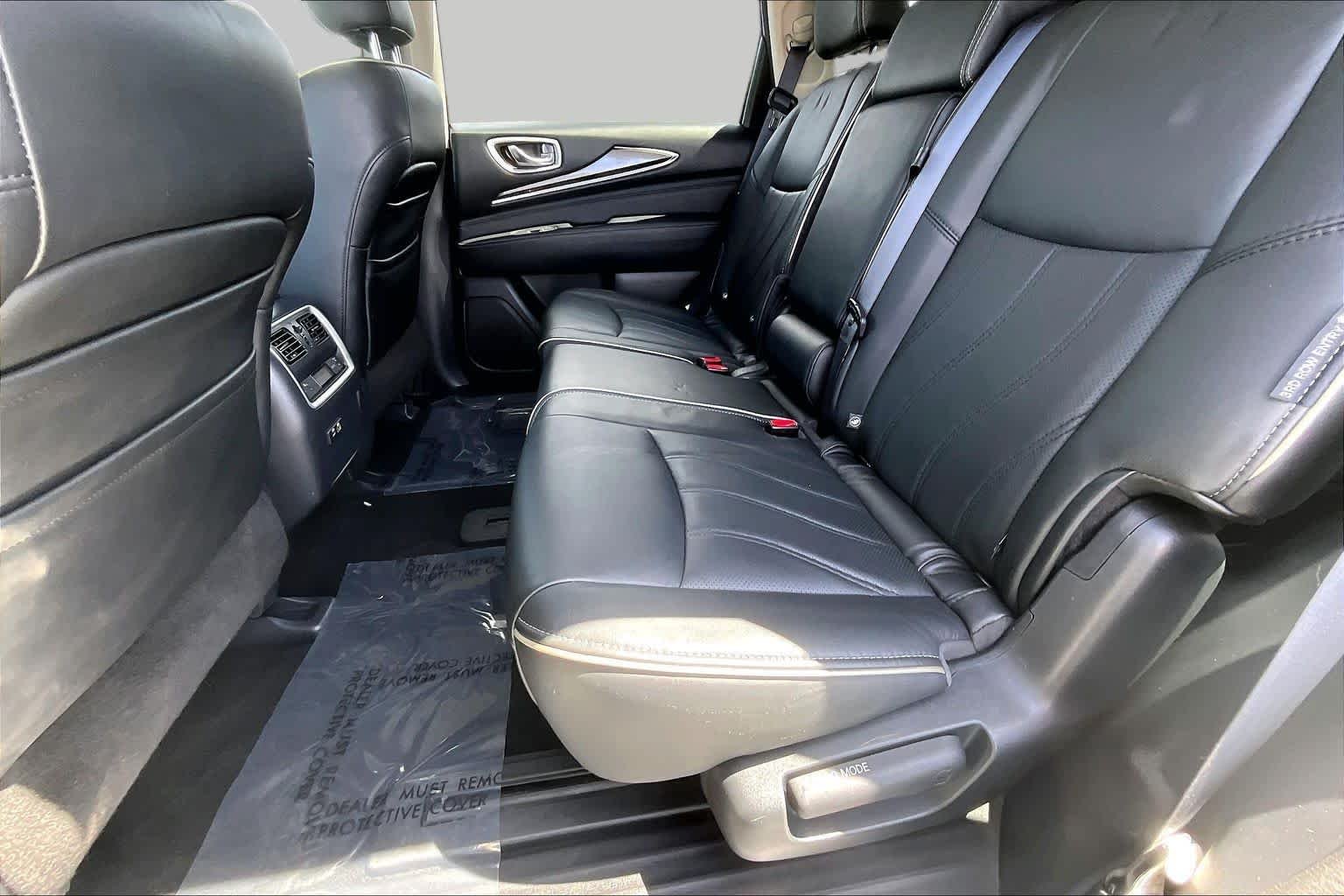 Used 2020 Majestic White INFINITI LUXE image 20