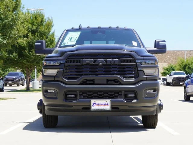 New 2027 Diamond Black Crystal Pearl-Coat Exterior Paint RAM Tradesman image 2