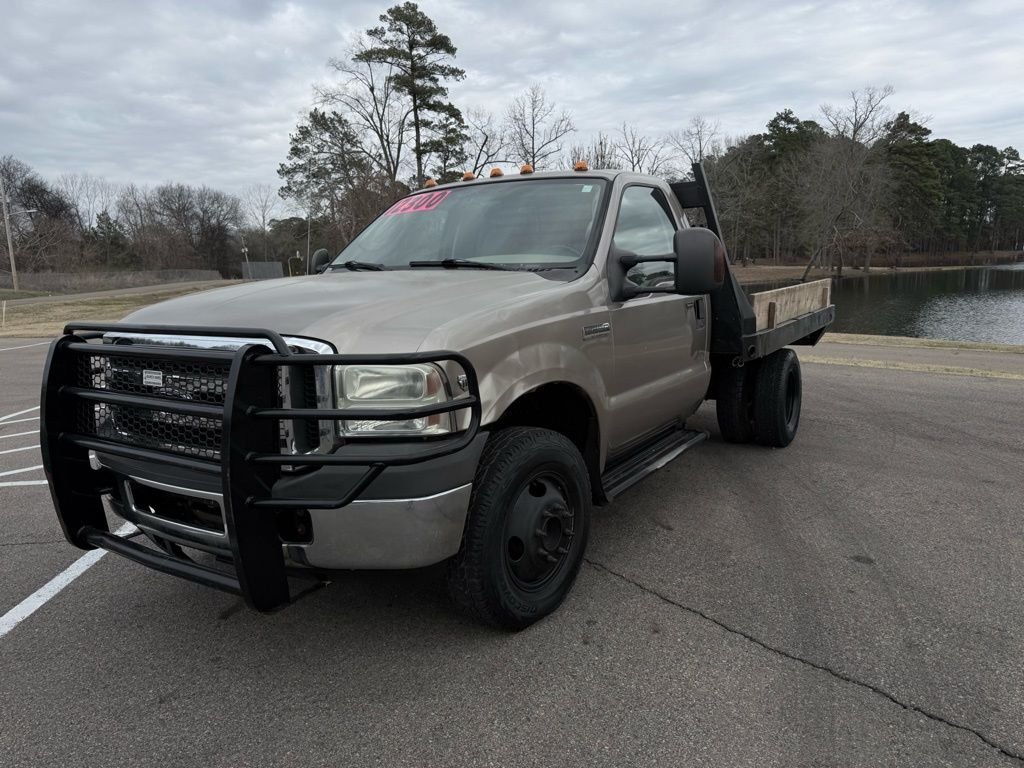 2005 Ford F-350 XL 4x4 Regular Cab 165-IN DRW's photo