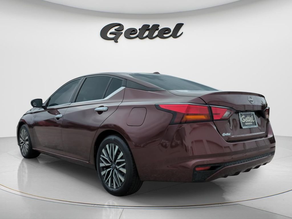 Used 2024  Nissan 2.5 SV image 7