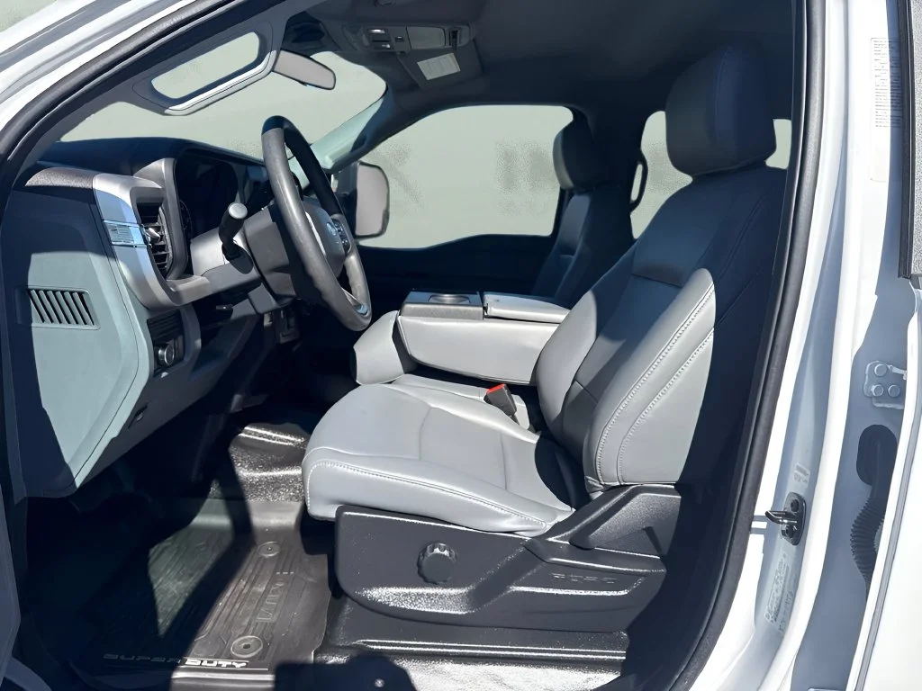 Used 2024 White Ford XL image 9