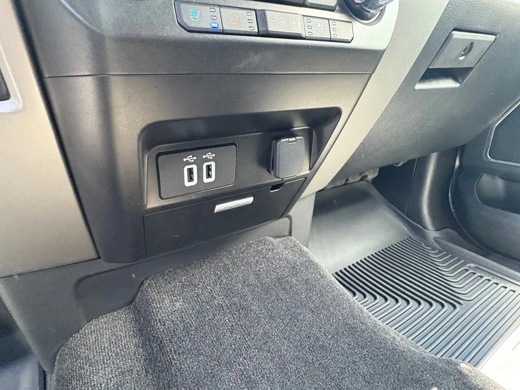 Used 2018 Ingot Silver Ford Lariat image 24