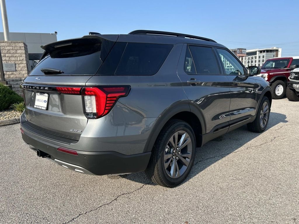New 2026 Carbonized Gray Metallic Ford Active image 4