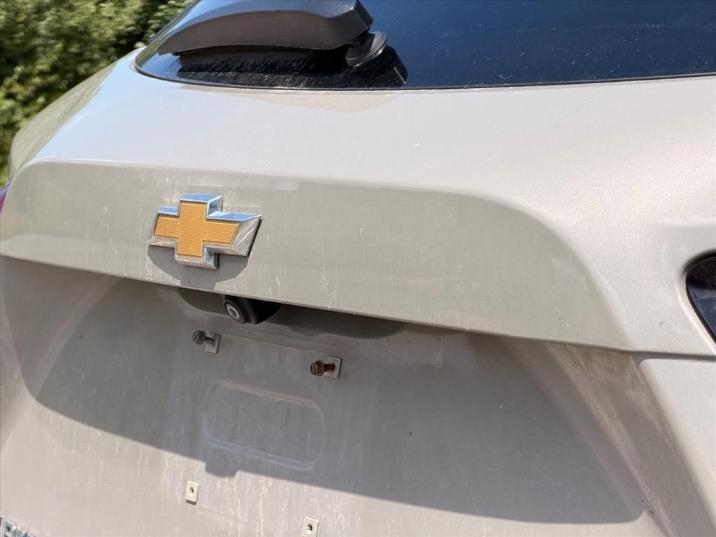 Used 2021 Gray Chevrolet LT image 18