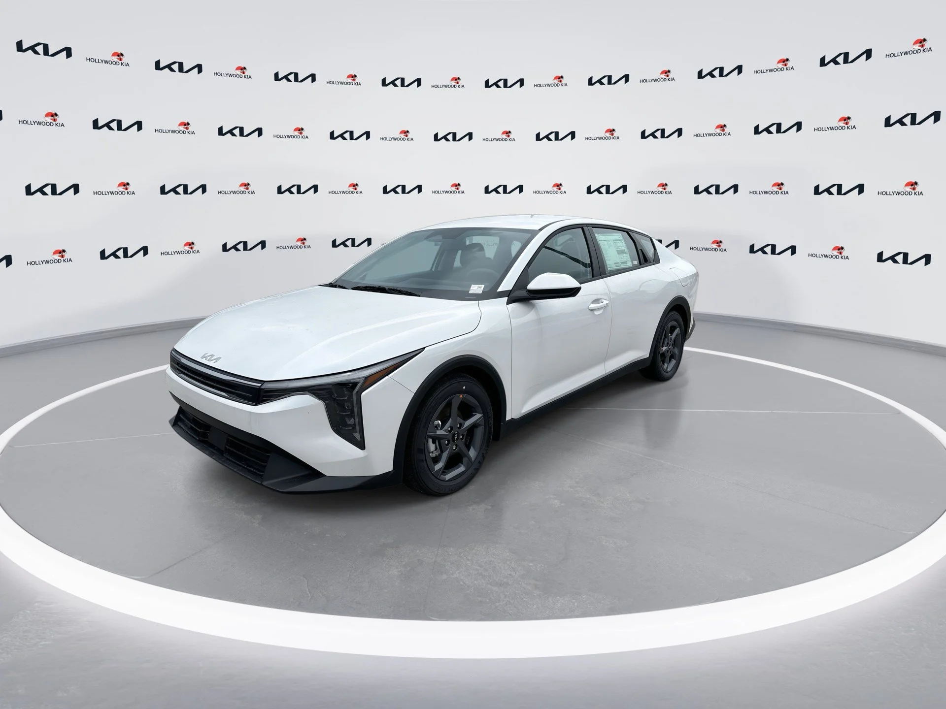 New 2026 Snow White Pearl Kia LXS image 4