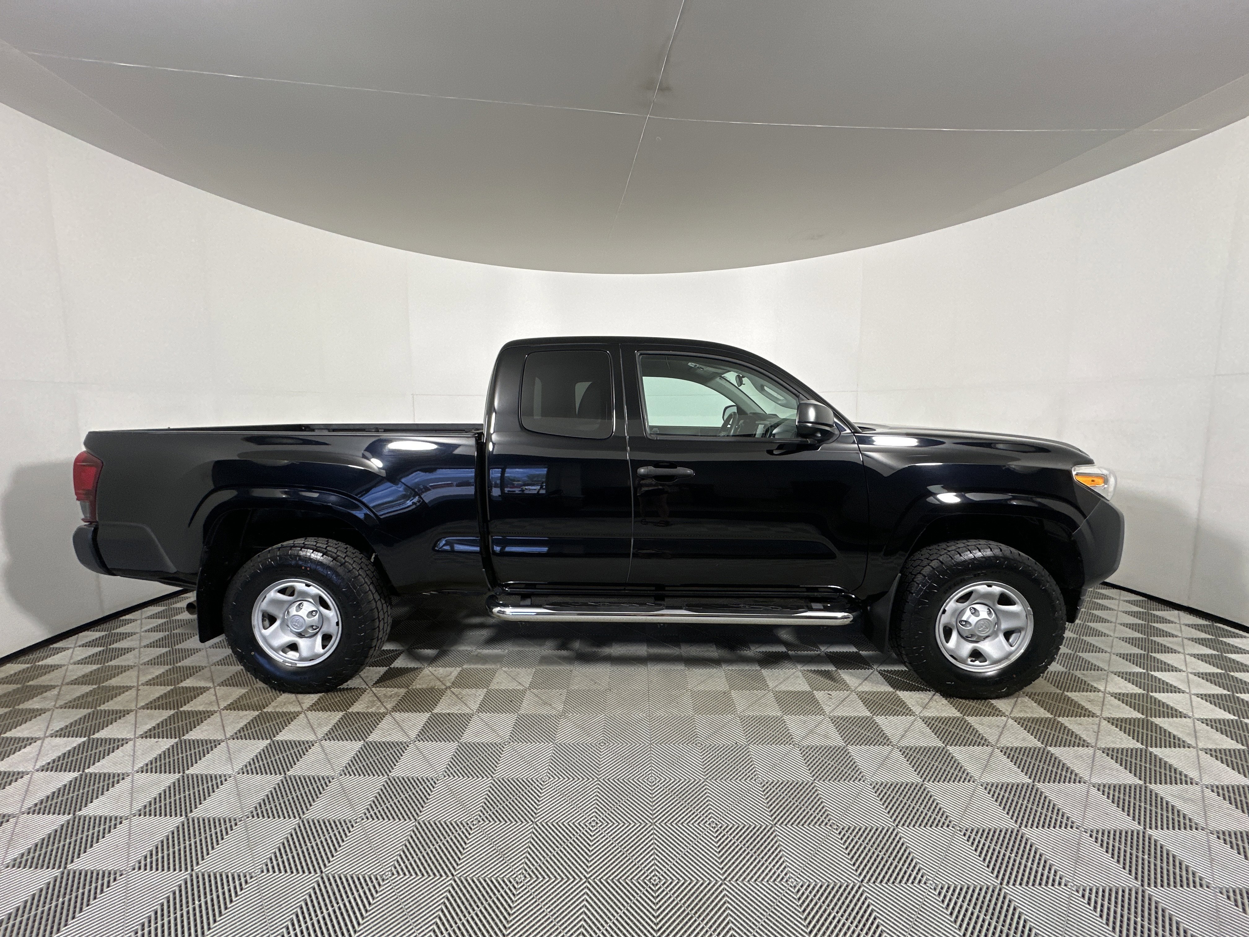 2020 Toyota Tacoma SR - Photo 8
