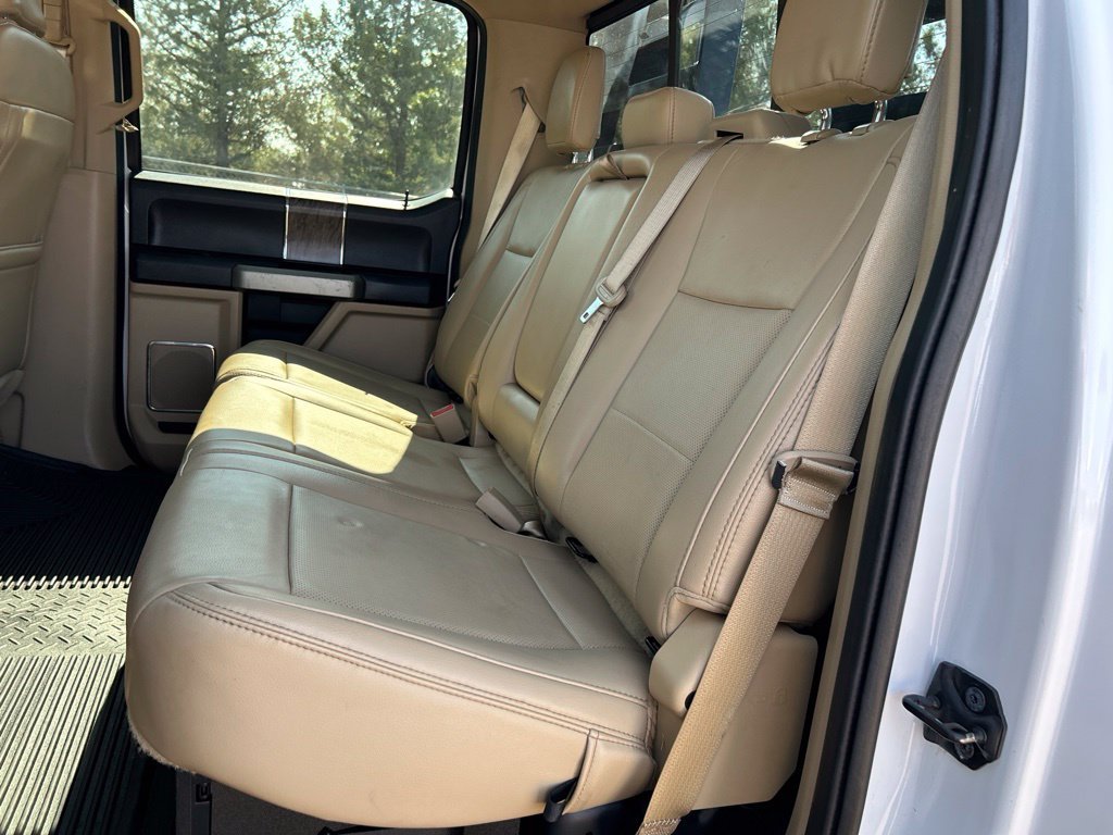 Used 2019 Oxford White Ford Lariat image 37