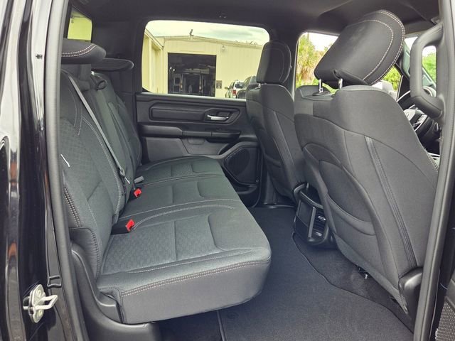 New 2026 Diamond Black Crystal Pearl-Coat Exterior Paint RAM Tradesman image 13
