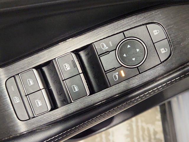 Used 2025  Nissan SL image 23