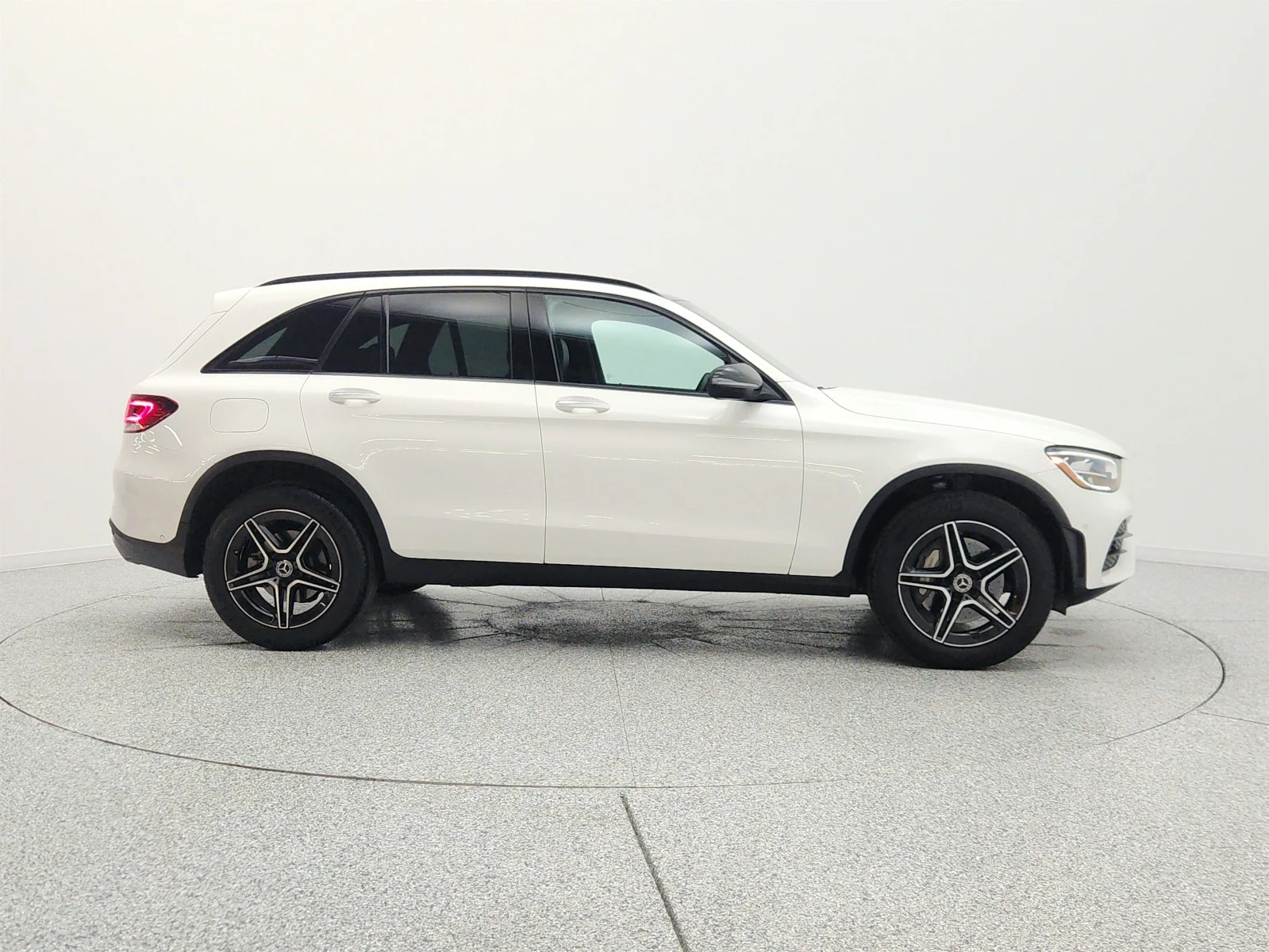 Used 2022 Polar White Mercedes-Benz GLC 300 SUV image 4