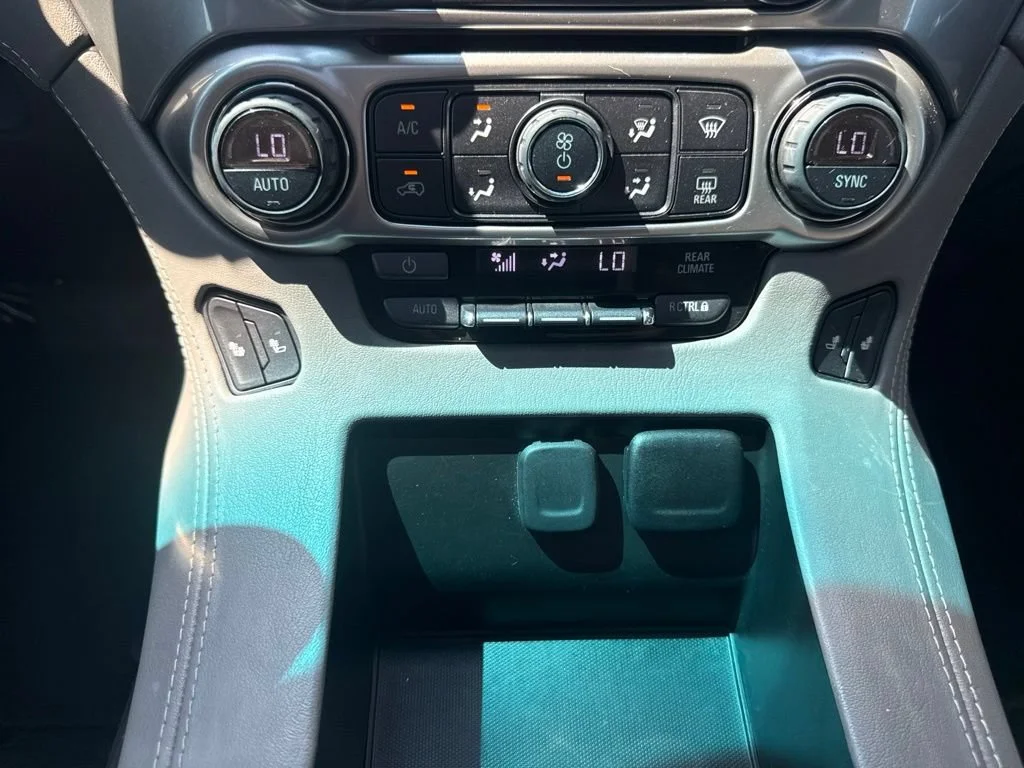 Used 2018 SILVER ICE METALLIC Chevrolet LT image 23