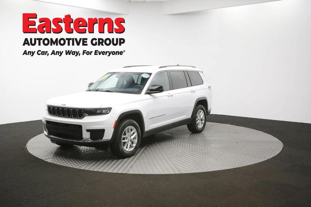 Used 2023 White Jeep Laredo image 56