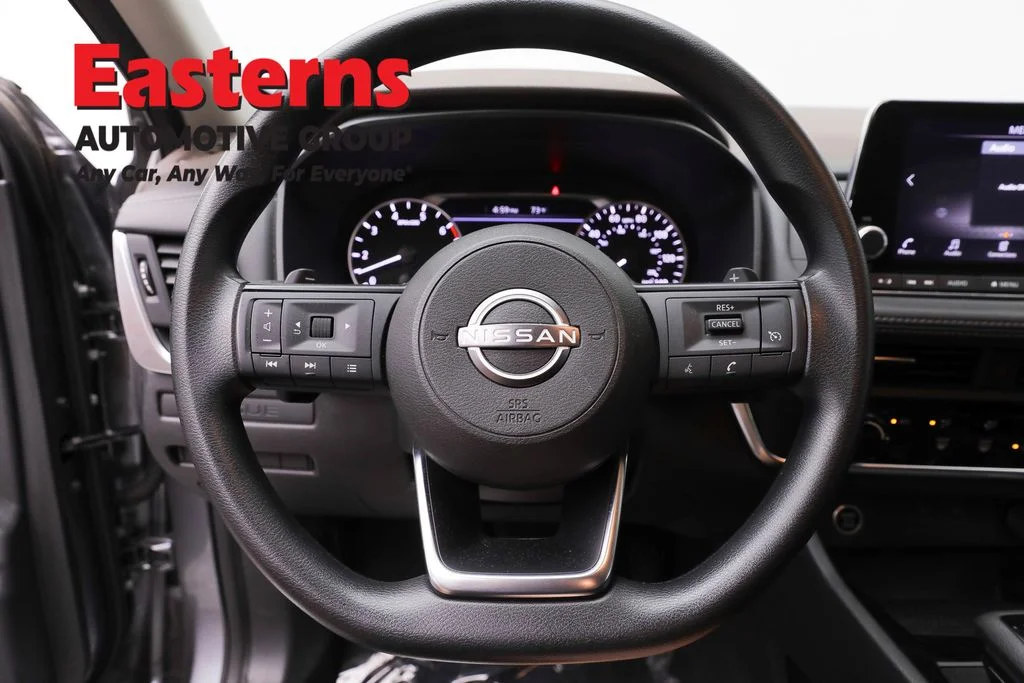 Used 2023 Gray Nissan S image 10