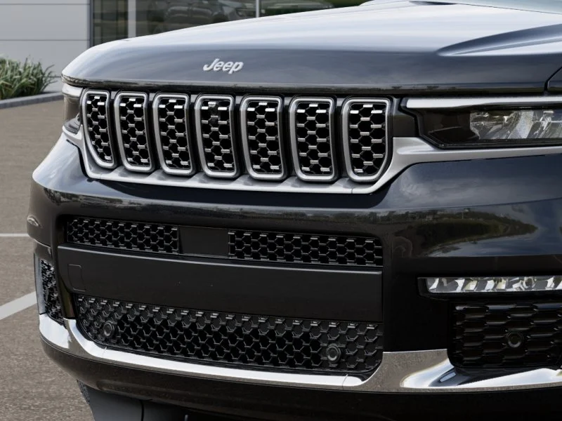 New 2025 Diamond Black Crystal Pearl-Coat Exterior Paint Jeep Summit image 86