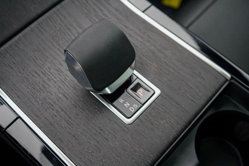 New 2026 Zadar Grey Prem Met Land Rover S image 15