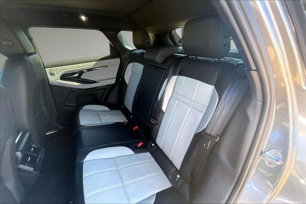 Used 2022 Gray Land Rover R-Dynamic SE image 26