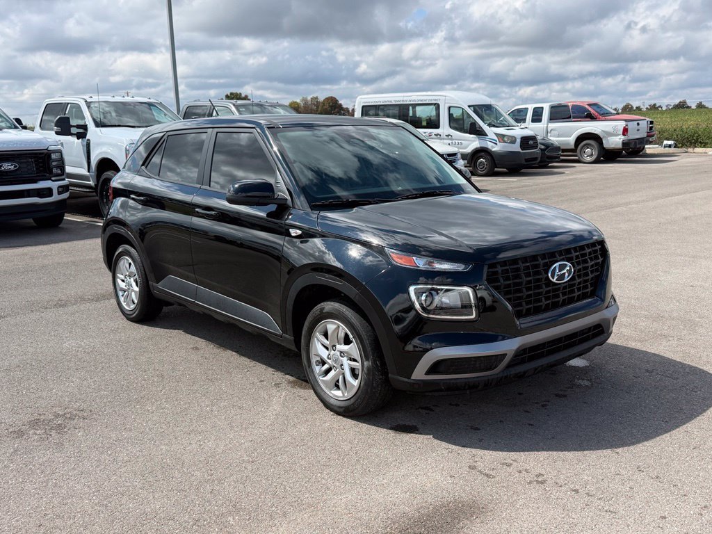 Used 2025 Black Hyundai SE image 2