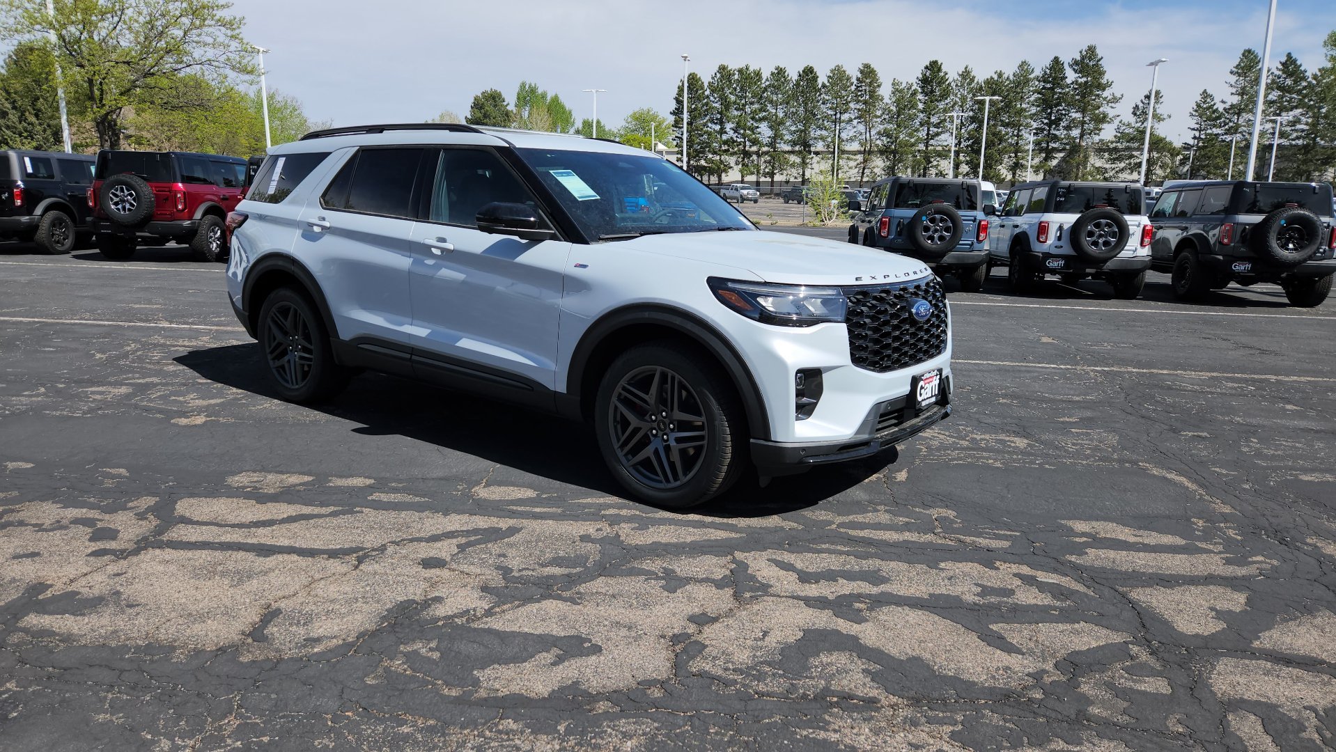 2026 Ford Explorer ST-Line - Photo 18