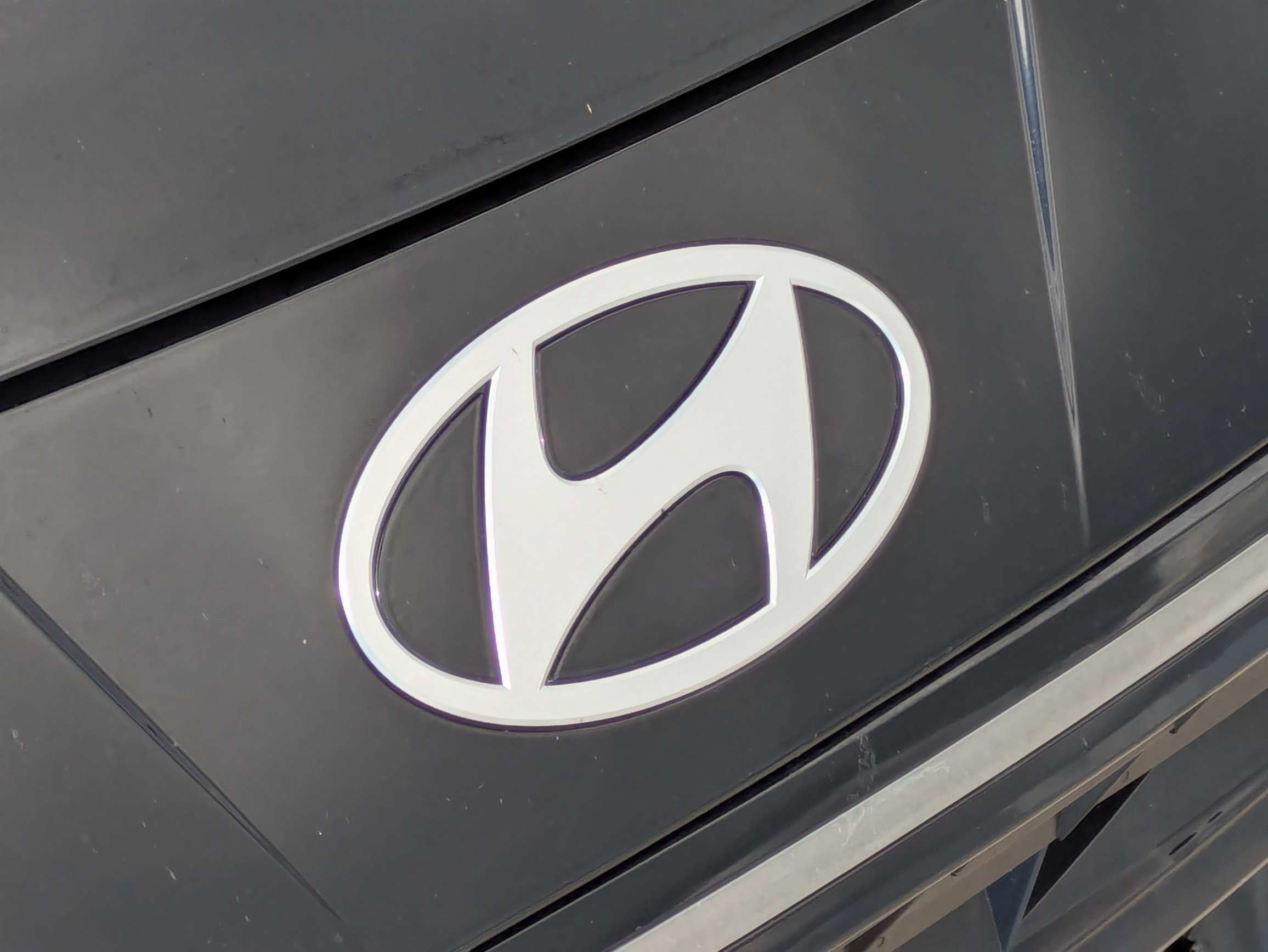 Used 2024 Abyss Black Hyundai Limited image 13