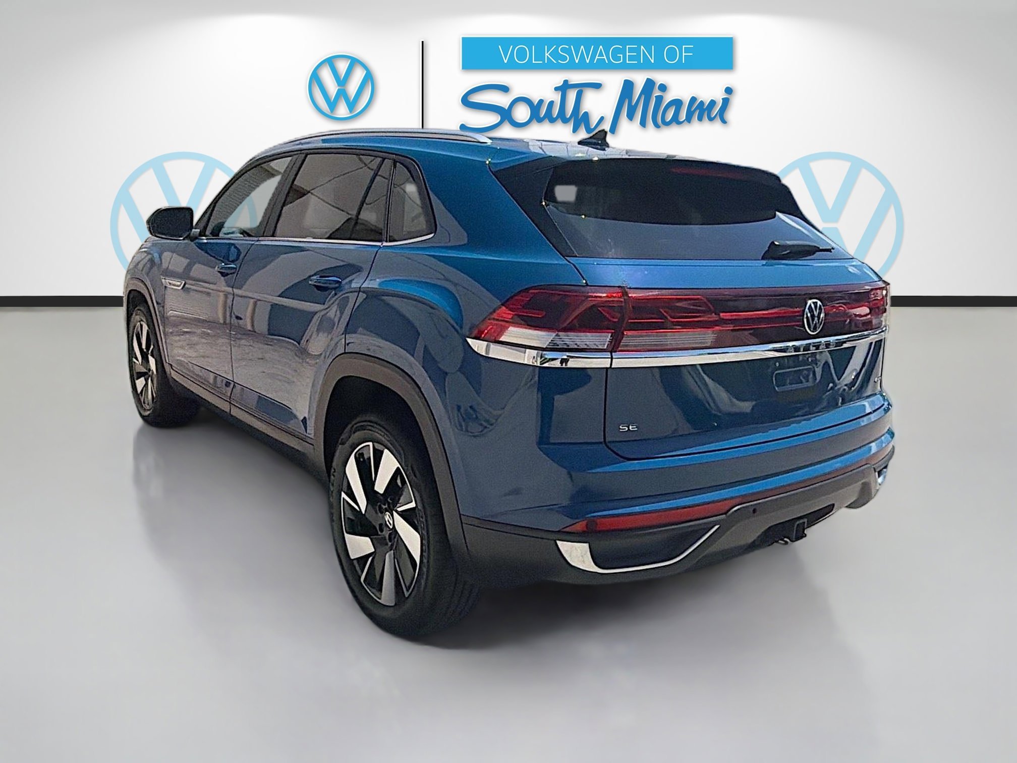 Used 2025 Blue Volkswagen 2.0T SE w/Technology image 5