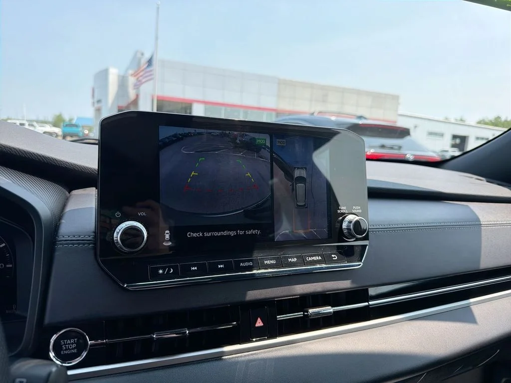 Used 2023  Mitsubishi SE Black Edition image 24