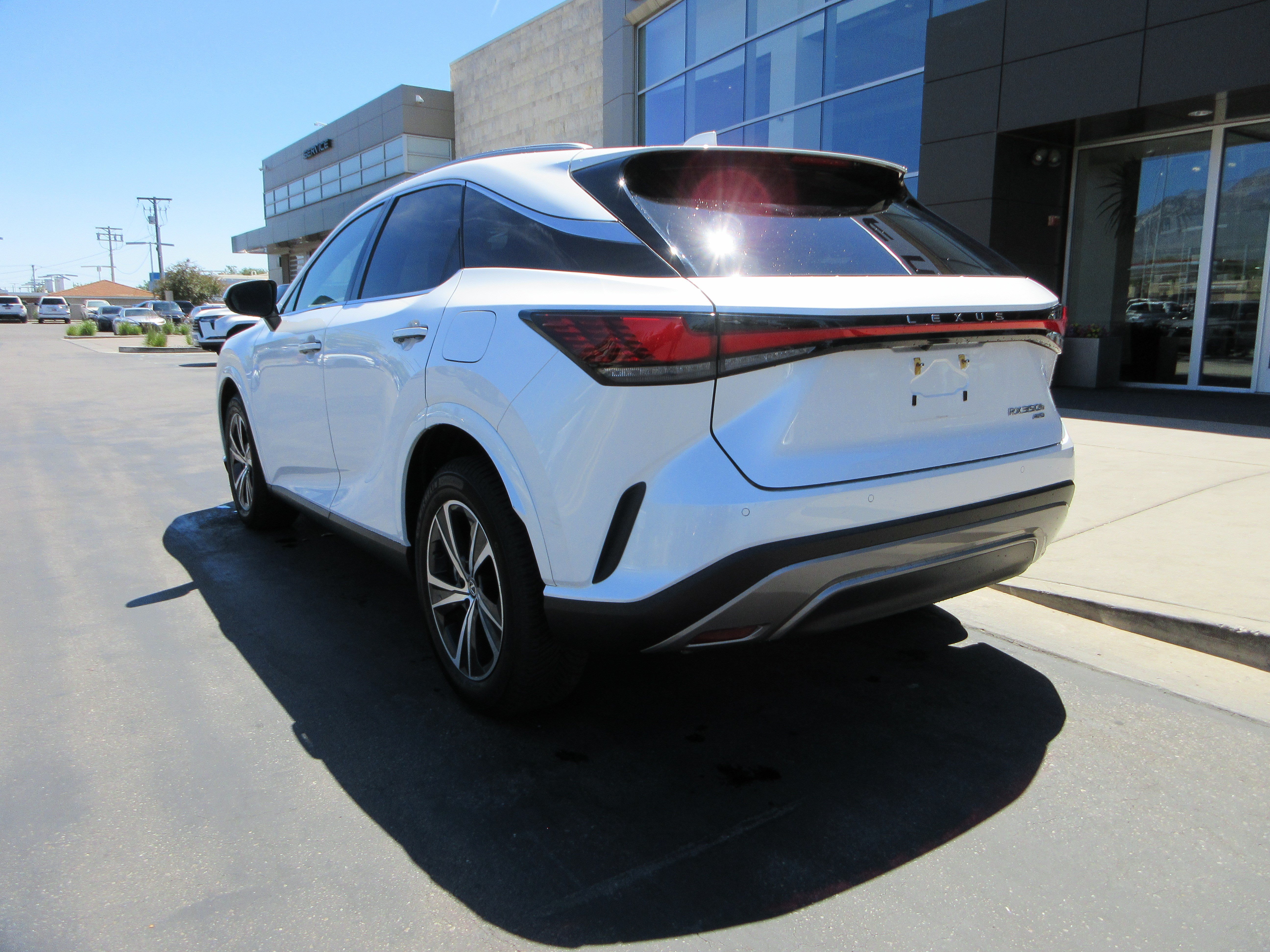 Certified Used 2023 EMINENT WHITE PEARL Lexus 350h Premium image 5