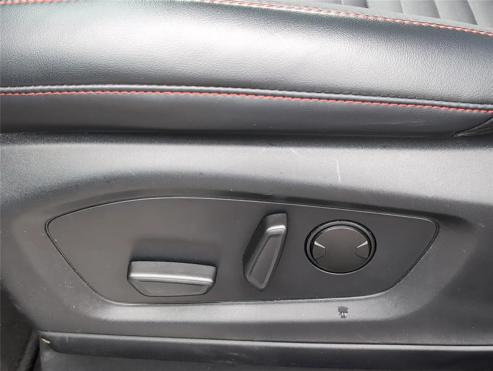 Used 2025 Carbonized Gray Ford ST-Line image 14