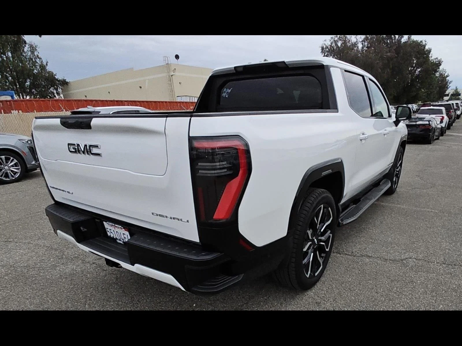 Used 2025 Summit White GMC Extended Range Denali image 21