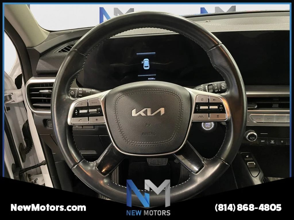 Used 2023 White Pearl Kia S image 12