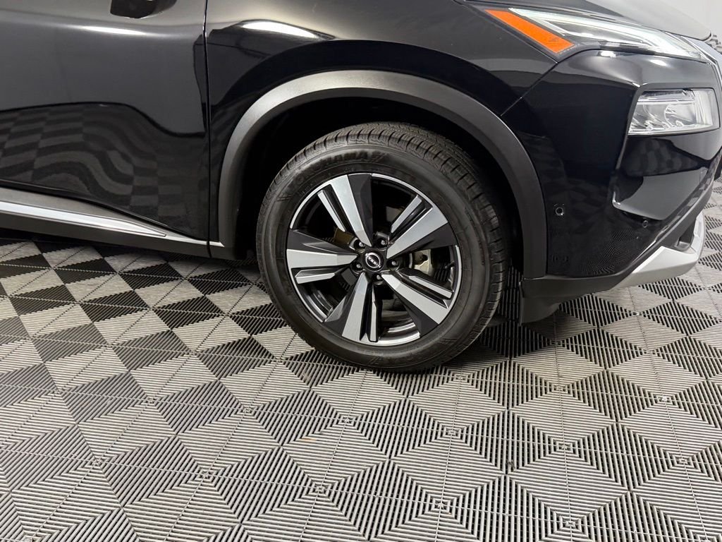 Used 2023 Black Nissan Platinum image 14