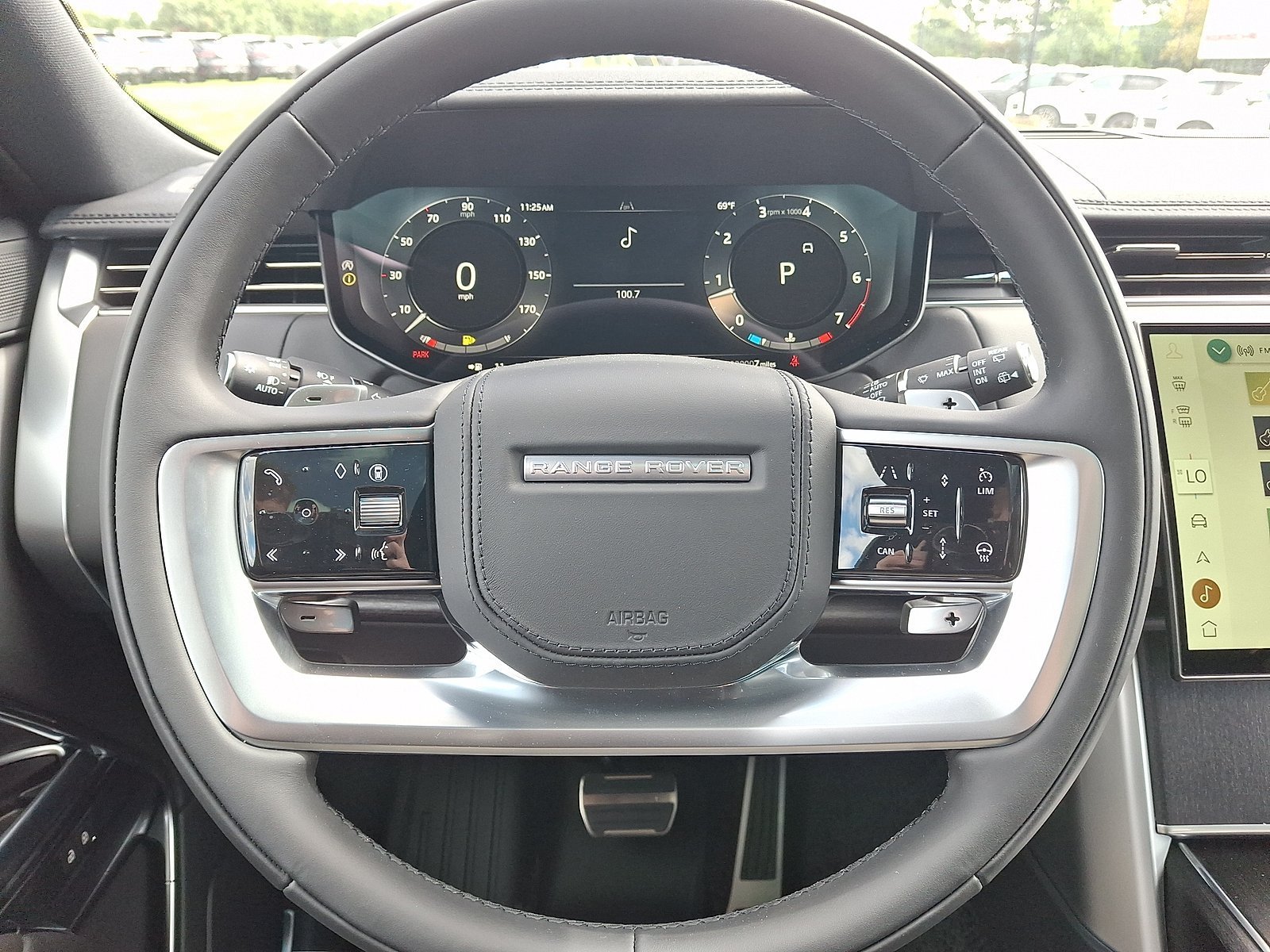 New 2027 Eiger Grey LAND ROVER SE image 12