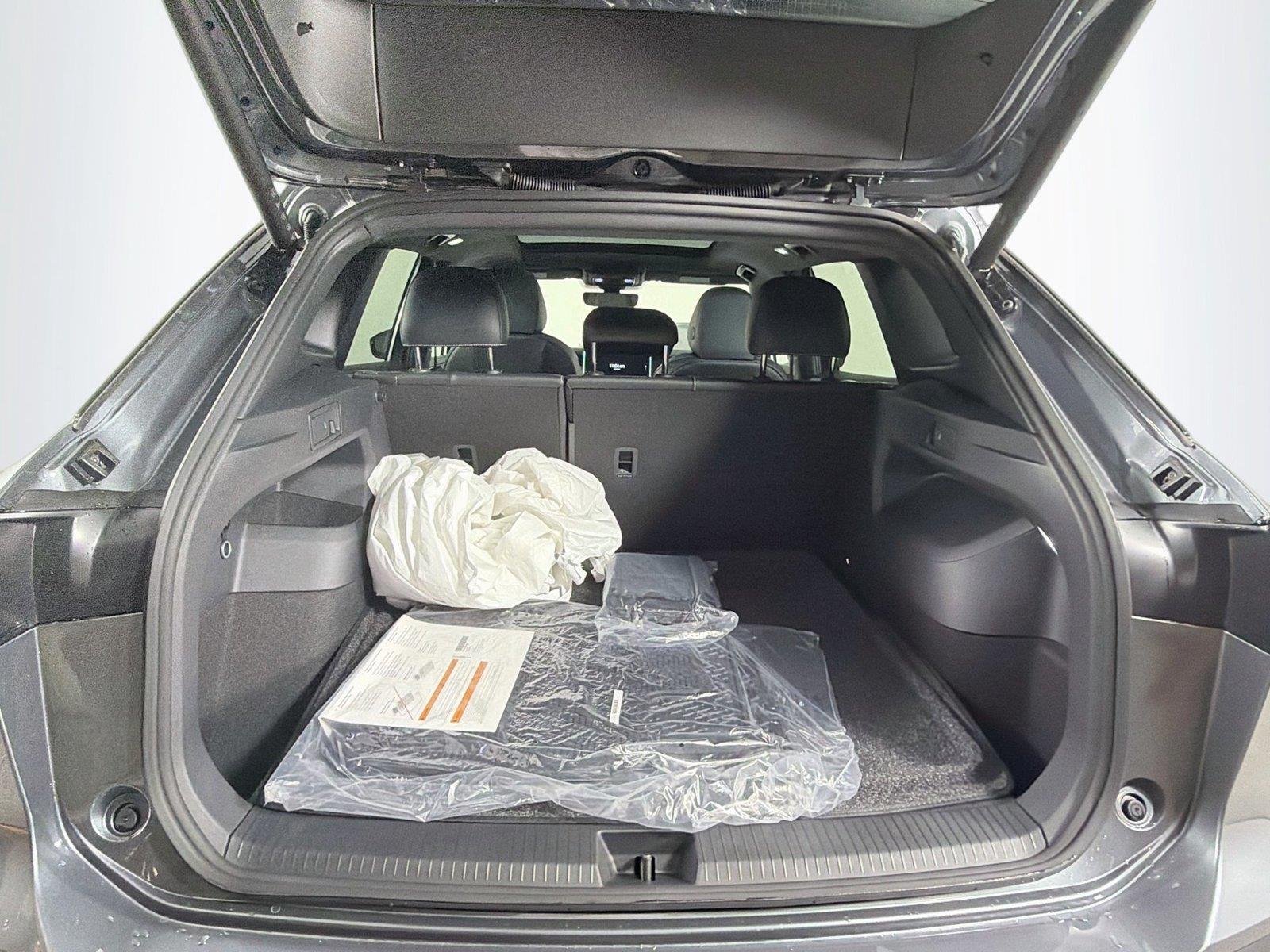 New 2026 Platinum Gray Metallic Volkswagen SE R-Line Black image 24