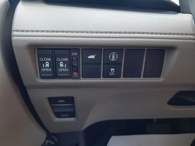 2021 Honda Odyssey EX-L - Photo 18