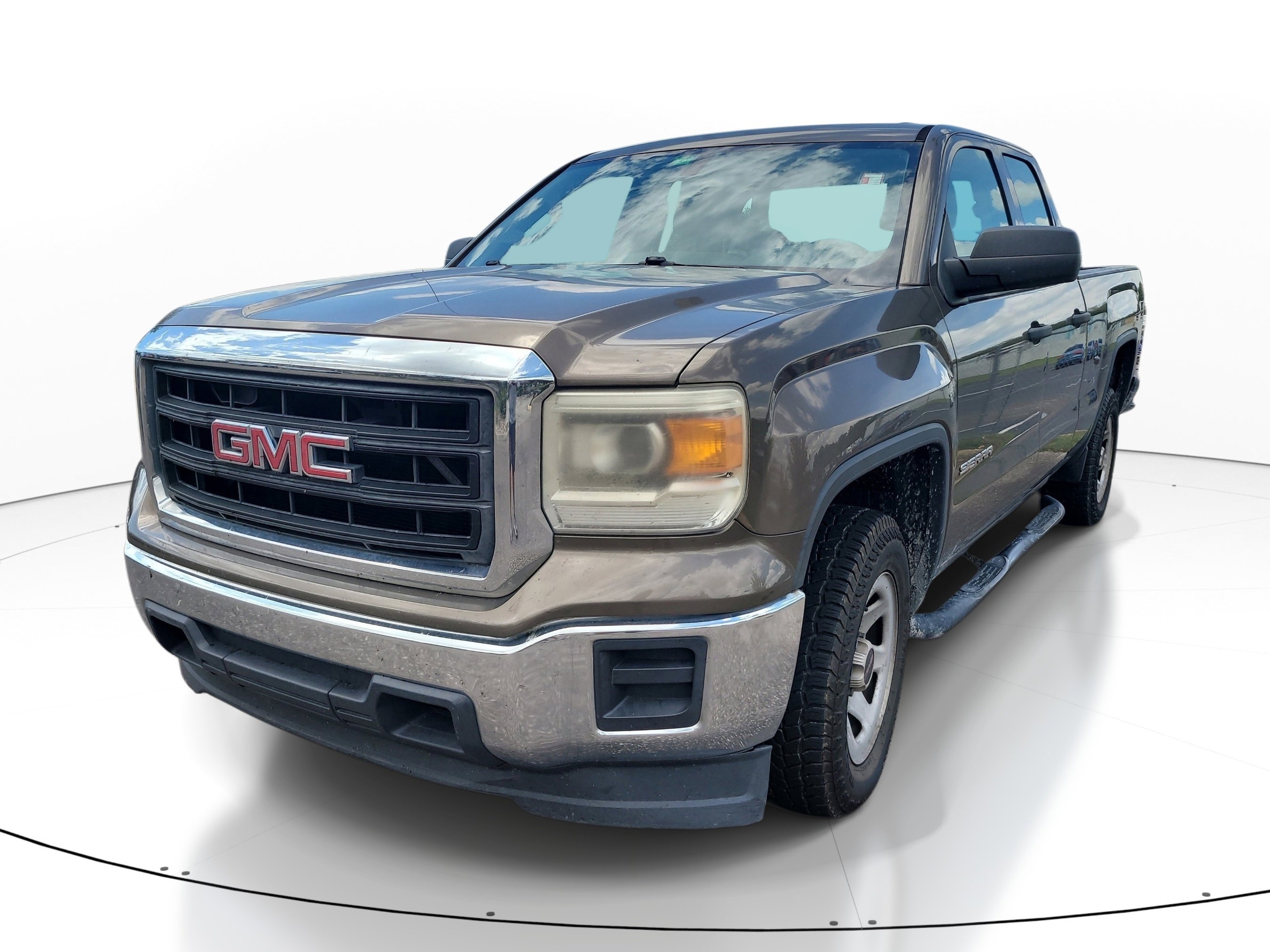 Used 2015 Bronze Alloy Metallic GMC Base image 3