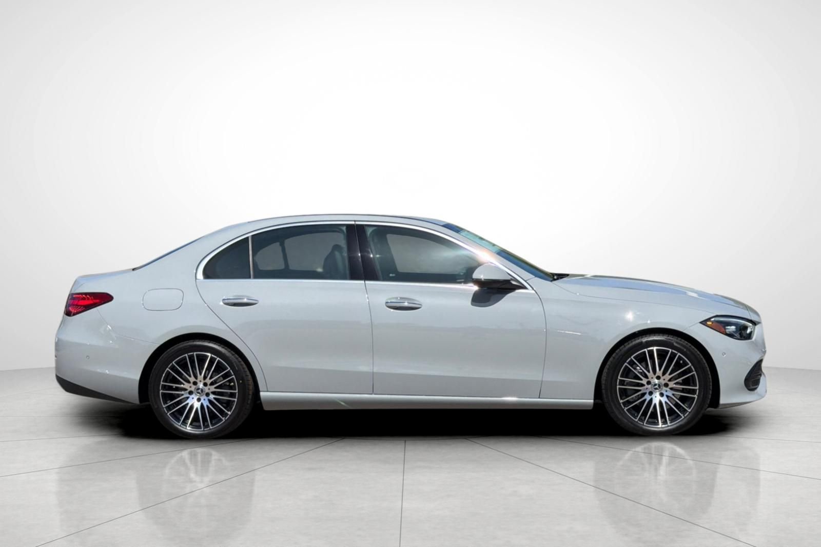 New 2026 MANUFAKTUR Alpine Grey Mercedes-Benz C 300 image 32
