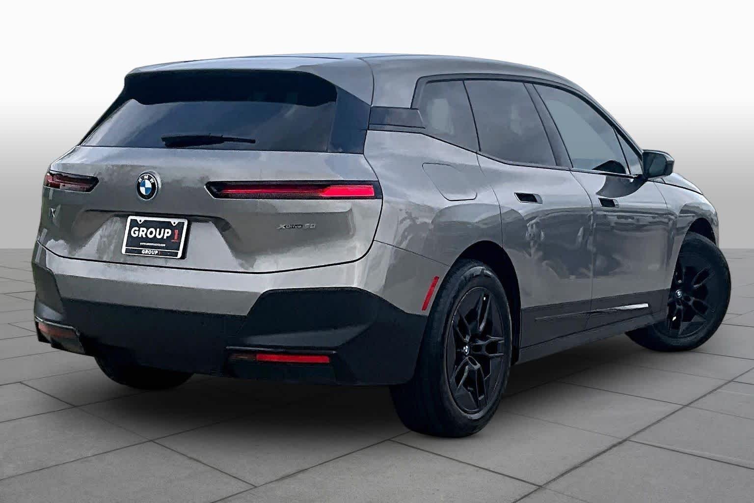 Used 2024 Oxide Grey Metallic BMW xDrive50 image 12