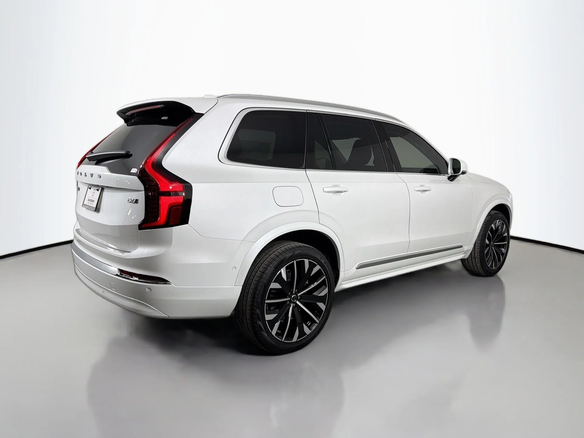 New 2026 Crystal White Volvo Plus image 6