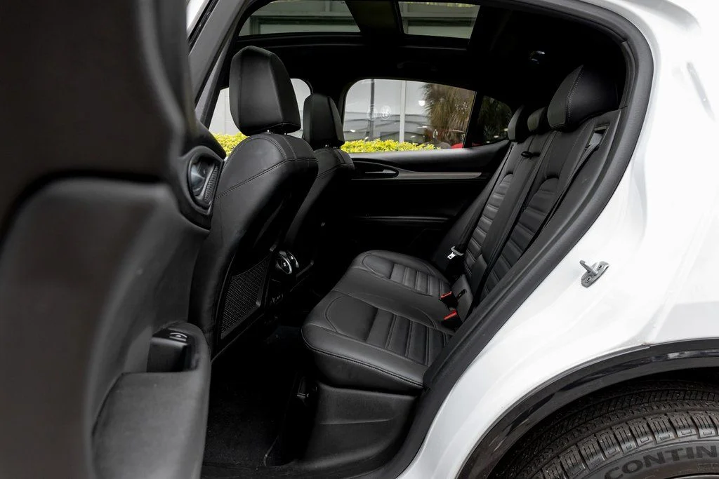 2024 Alfa Romeo Stelvio Veloce - Photo 28