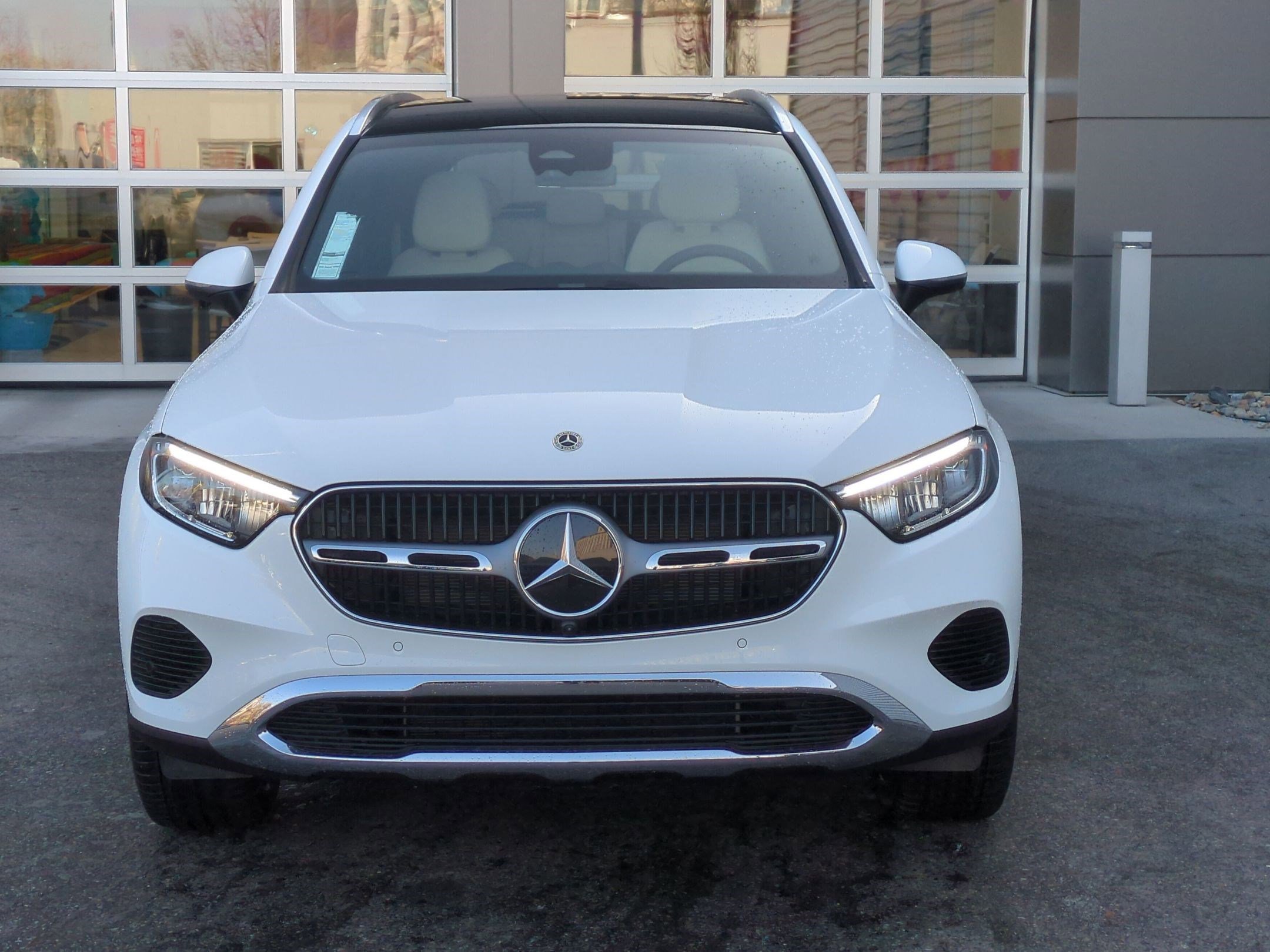 New 2026 Polar White Mercedes-Benz GLC 300 image 25